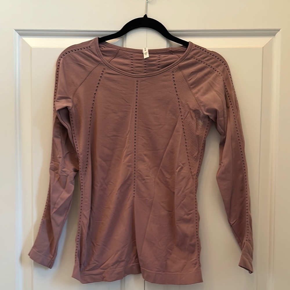 Athleta Mauve Fitted Ribbed Long Sleeve Athletic top Size S